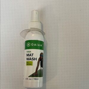 GAIAM Yoga Mat Wash Spray - White & Green Label